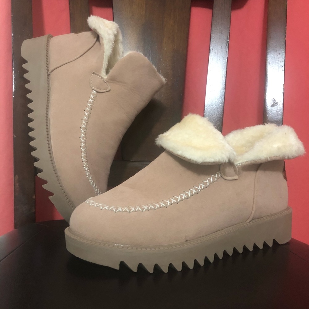 Taupe sherpa booties